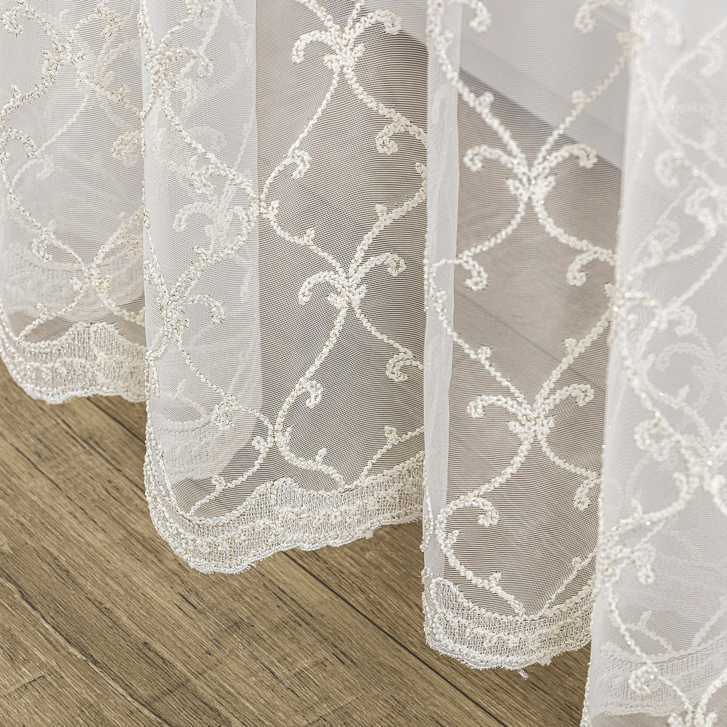 Voile 185-10 ecru koristeella
