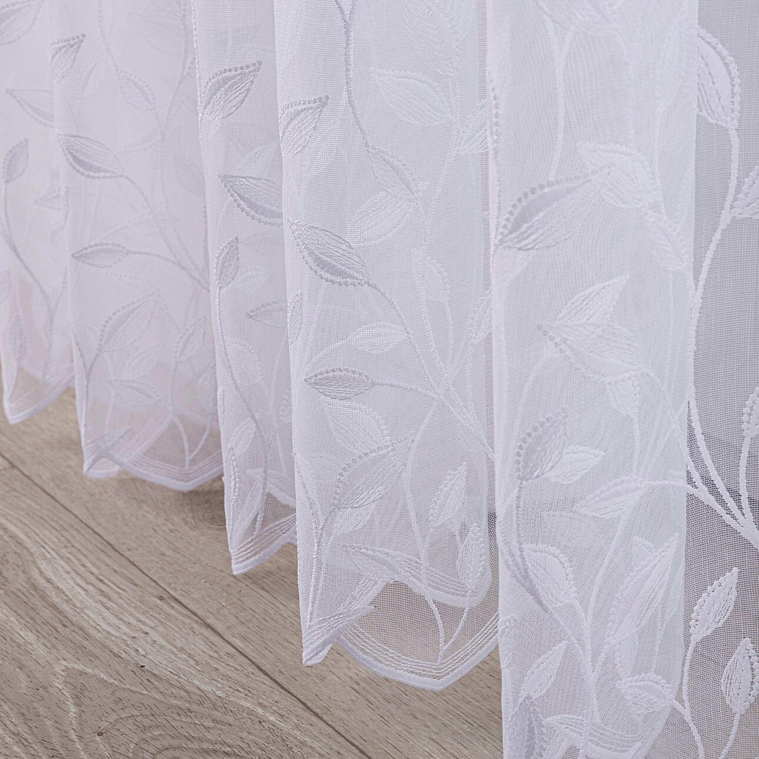 Voile 186-42 valkoinen kuviolla