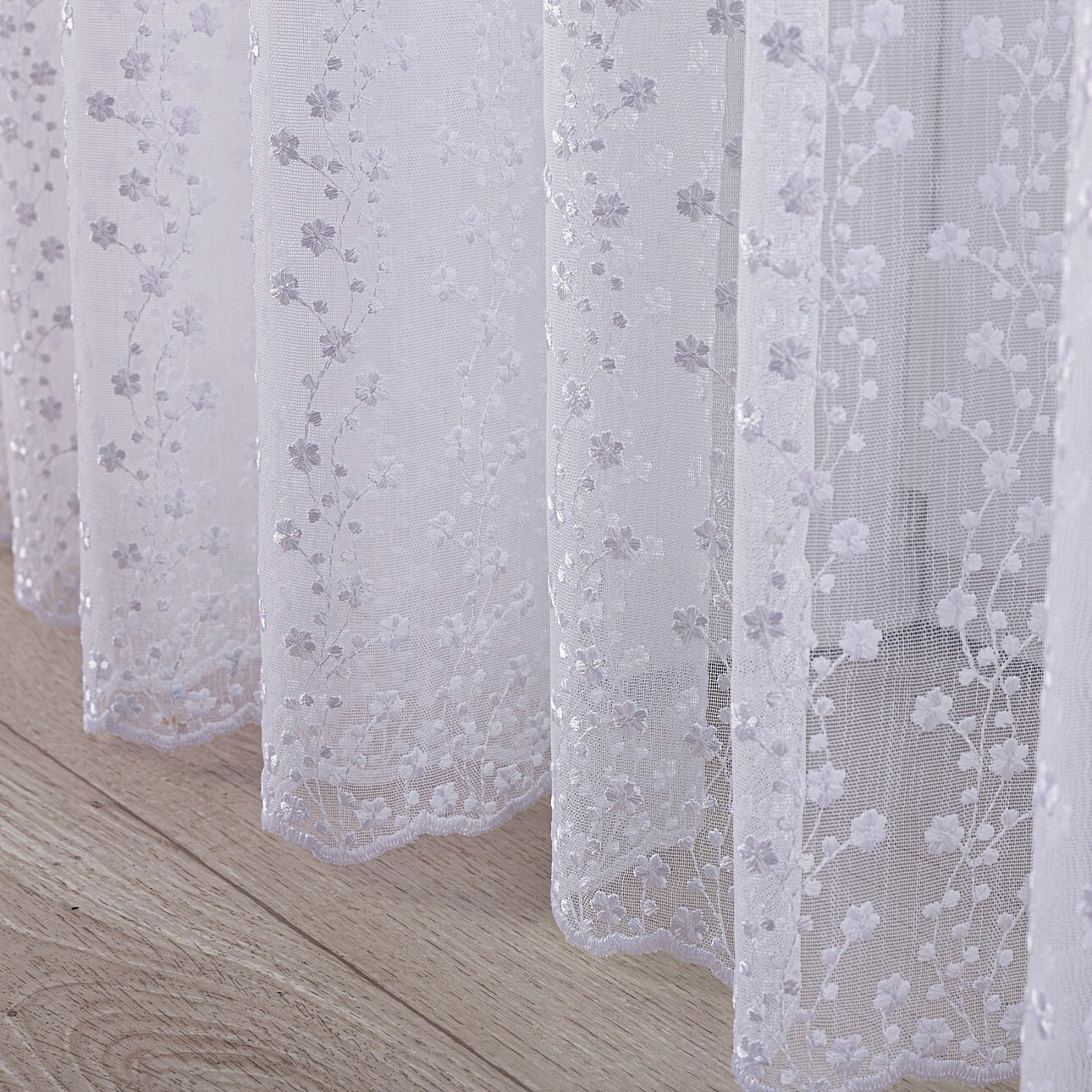 Voile 186-52 valkoinen kuviolla